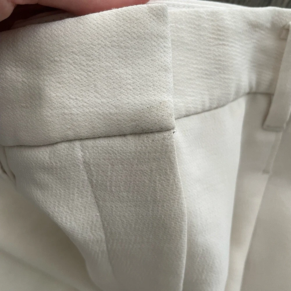 Aritzia reposhing this